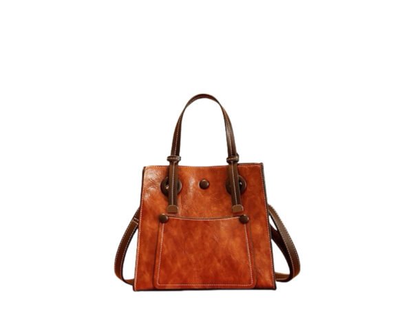 Simple and spacious tote bag